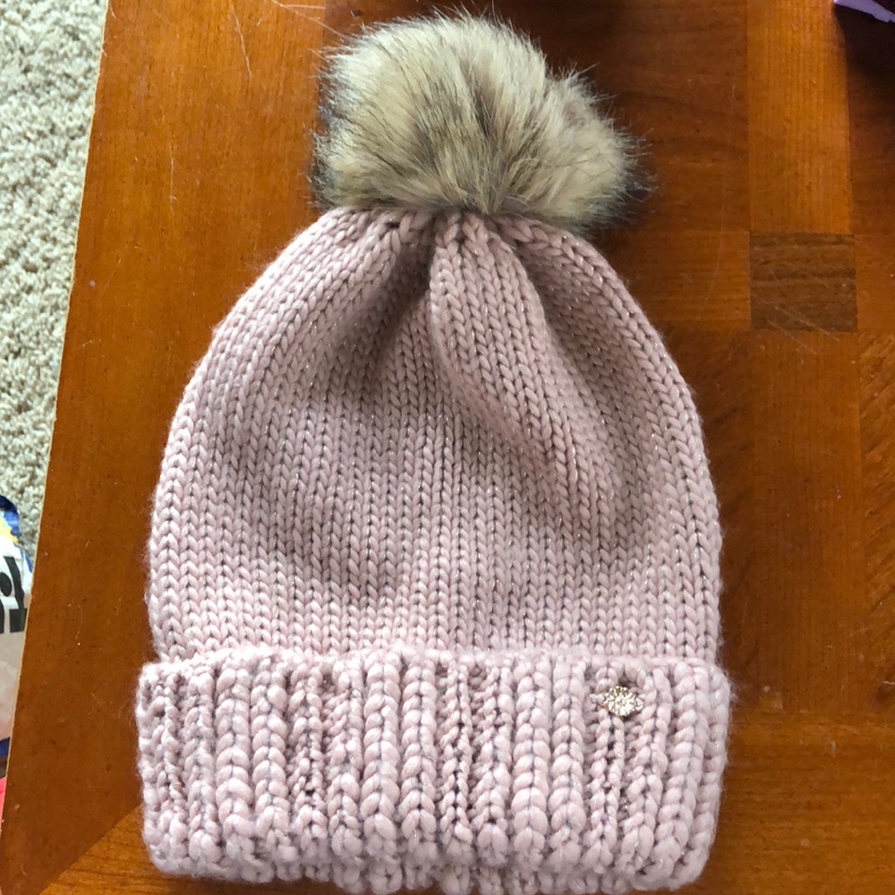 Lauren Conrad Pom hat! 💕